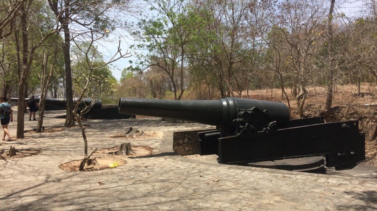 Abandoned French guns and ruins