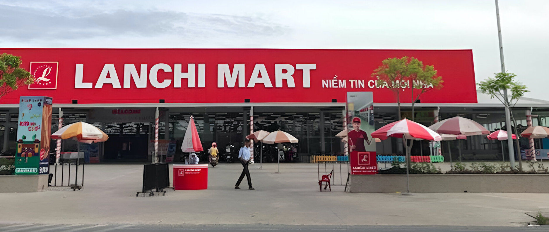 Lanchi Mart is a chain of supermarkets in Vietnam for people in the countryside