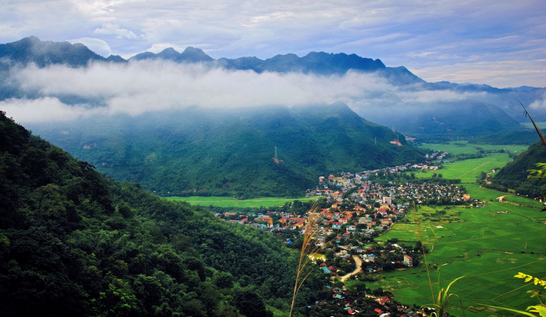 10 best things to do in Mai Chau · 1. Cycling through rice fields · 2. Homestay experience · 3. Ethnic villages · 4. Go Lao waterfall · 5. Pu Luong