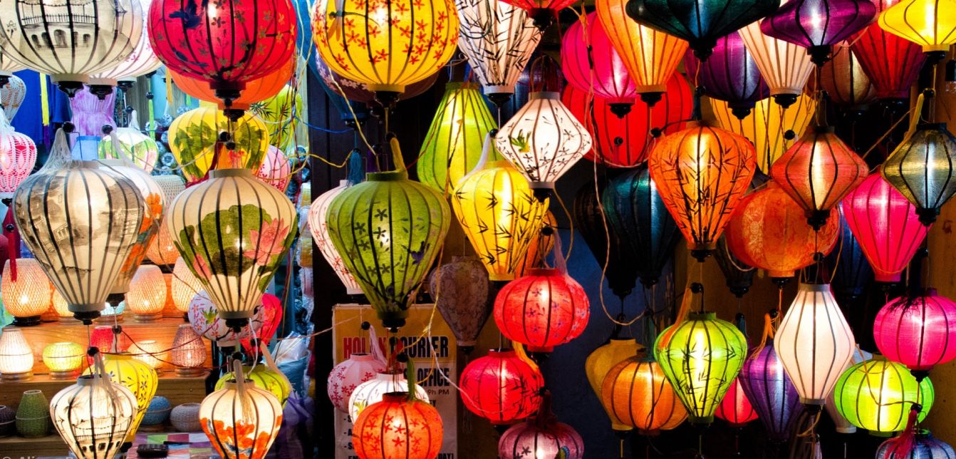 paper lantern from Hoi An - a good decorative souvenir from Hoi An vietnam