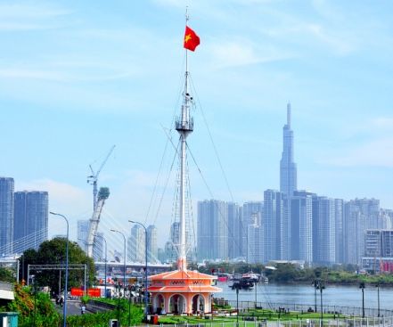 THU NGU FLAGPOLE - HO CHI MINH CITY'S TRADITIONAL HISTORY AND CULTURAL FEATURES - Vietnam flag