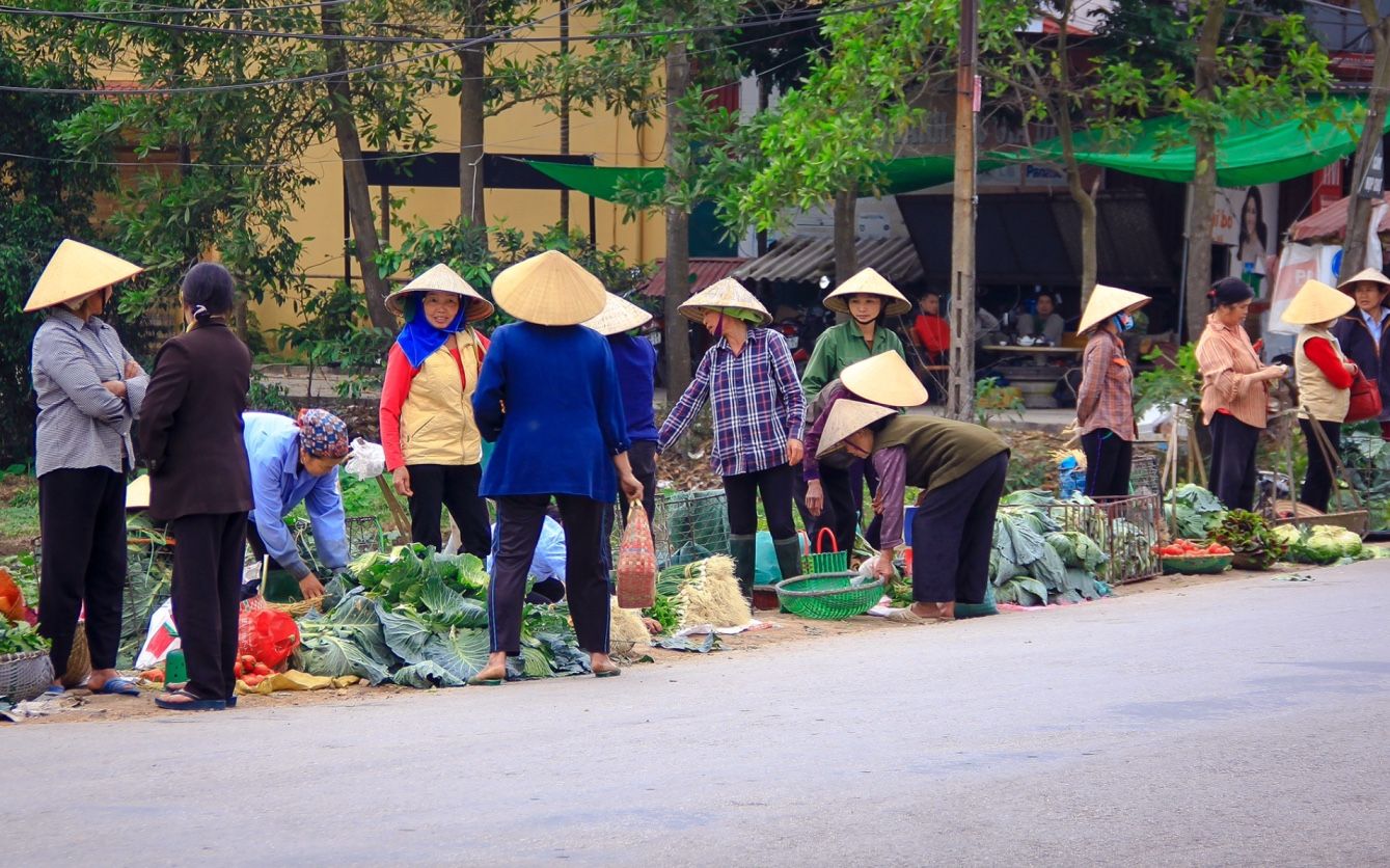 the conical hat or non la, the first national symbol of vietnam