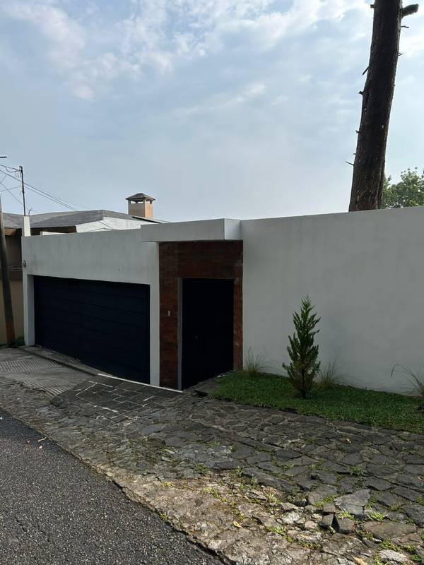 Casa en Santa Catarina Pinula - Santa Rosalia | Carretera a El Salvador