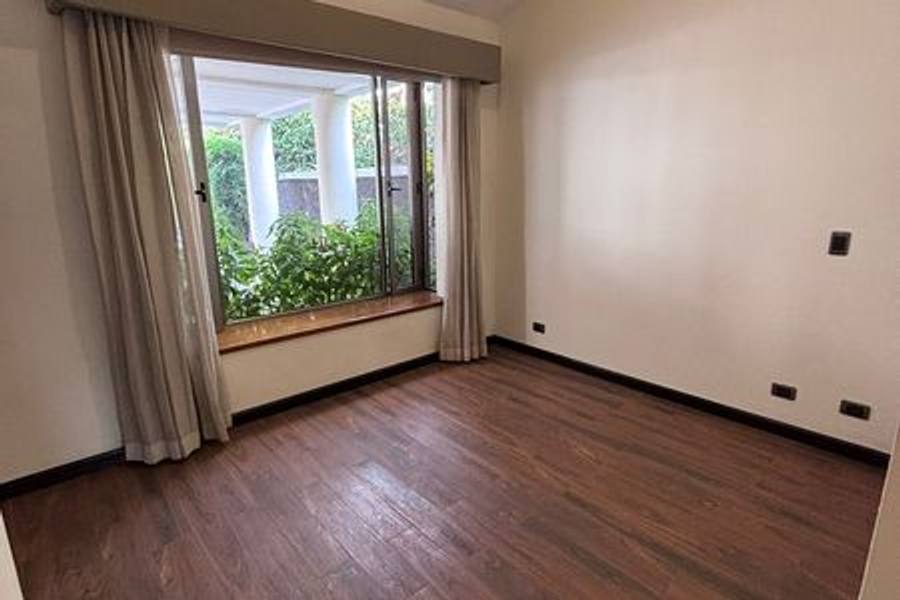 Zona 10 | El Prado | Casa en Venta