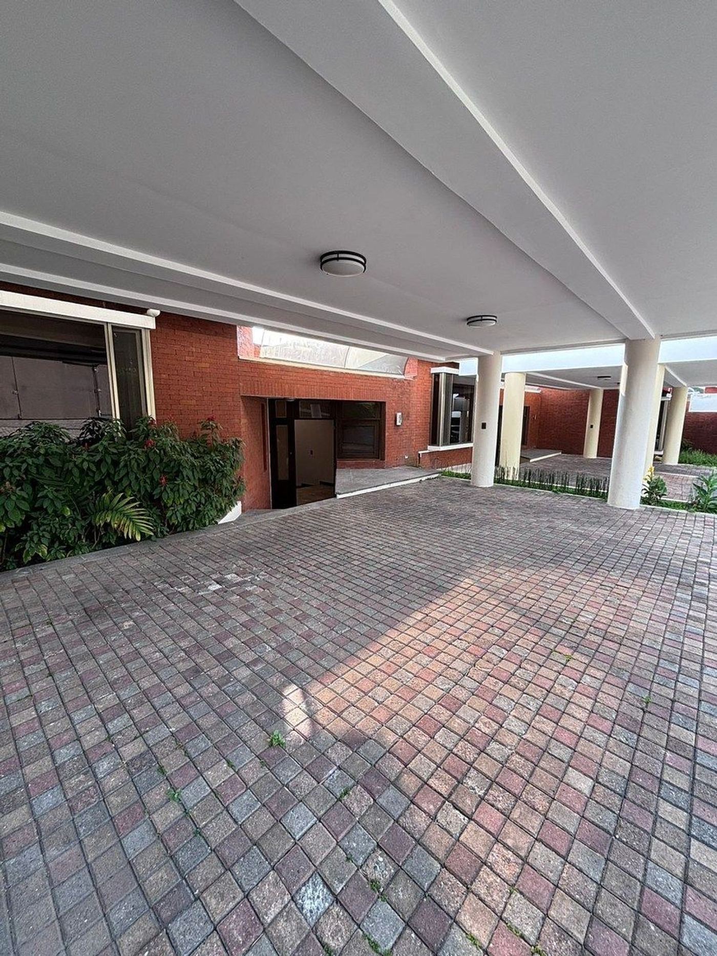 Zona 10 | El Prado | Casa en Venta