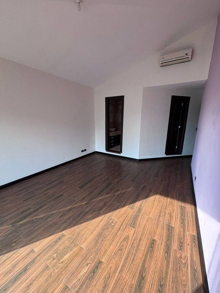 Zona 10 | El Prado | Casa en Venta