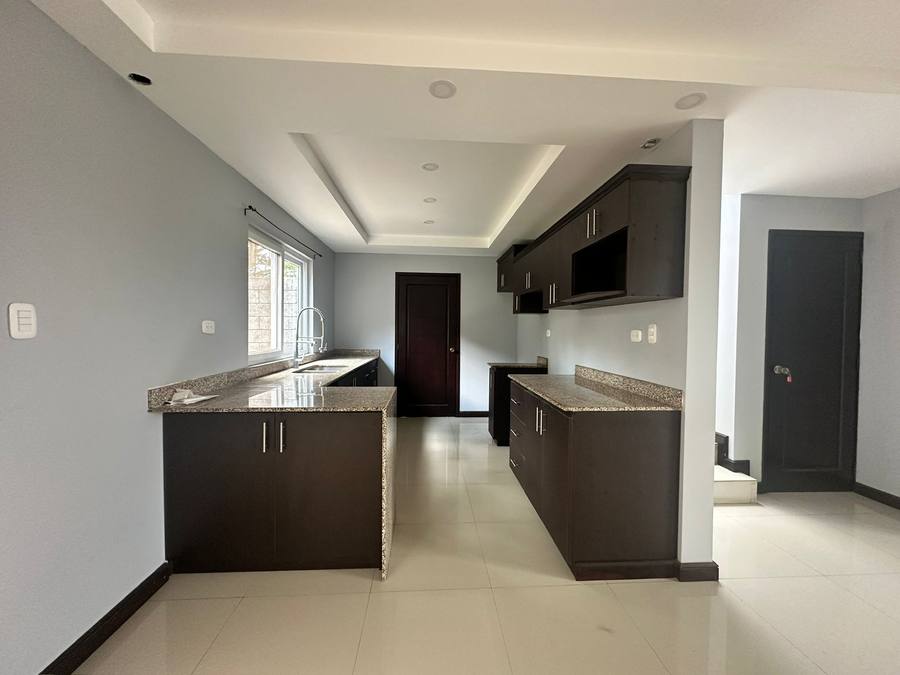 Casa en La Fontana | CAES