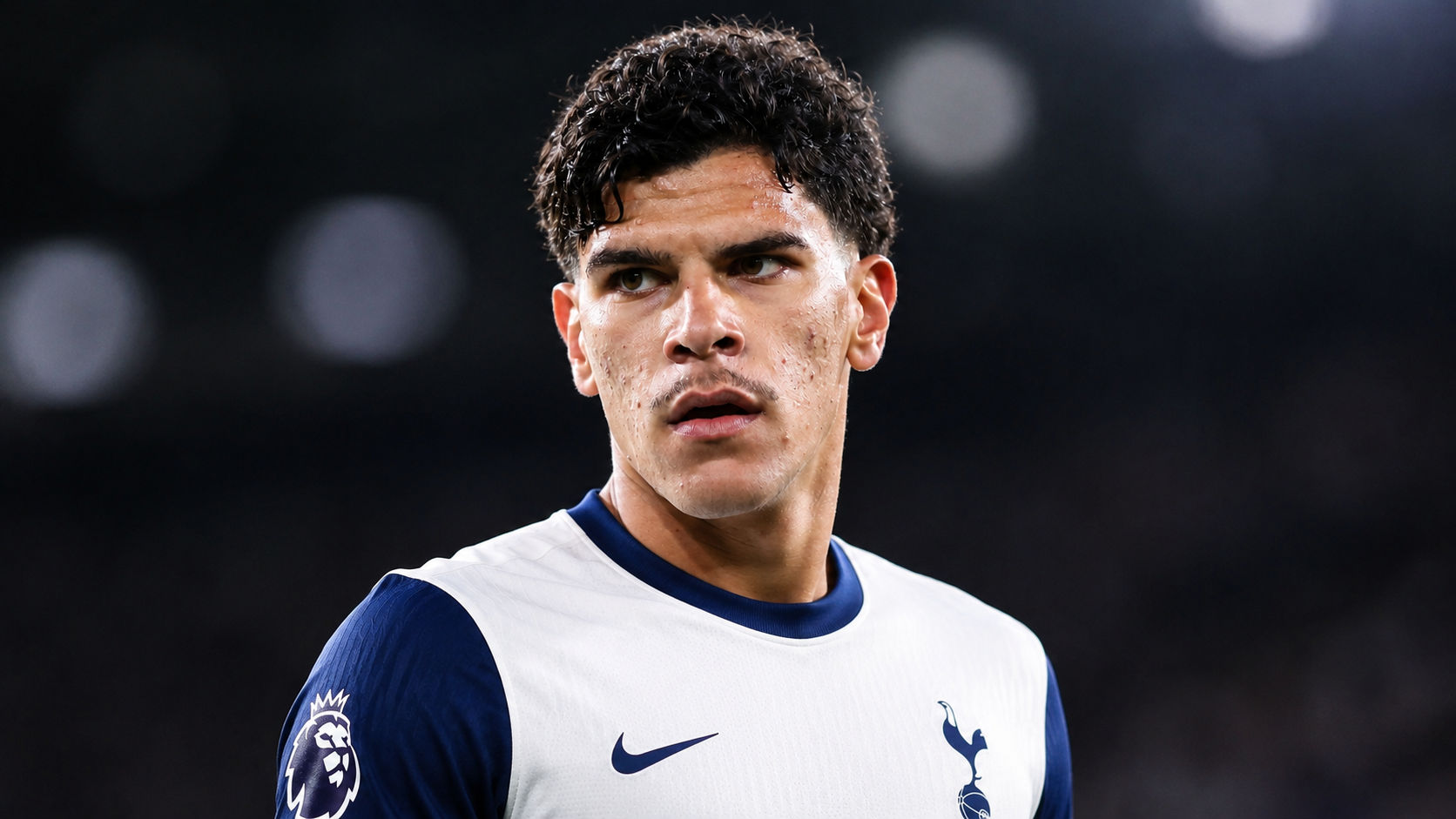 Spurs Enter Race for Manchester United Target Mateus Fernandes