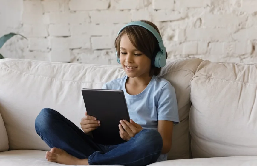Child sitting and learning about virtual care