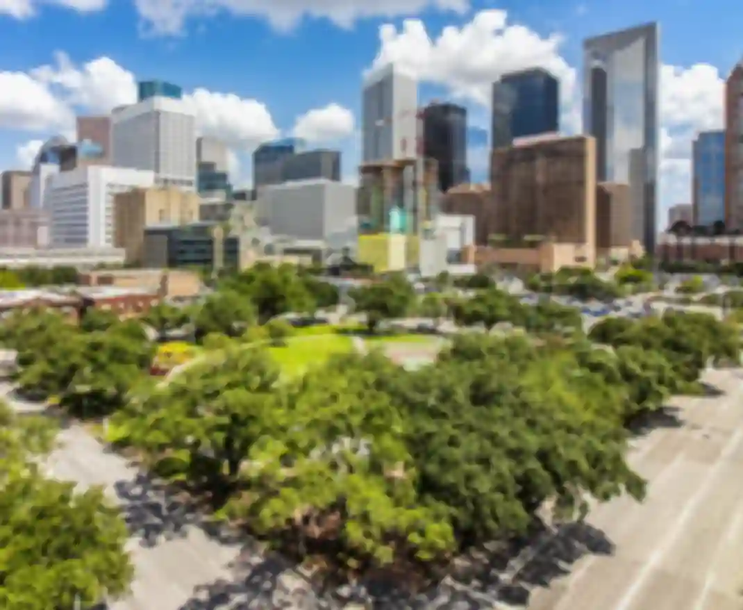 "Clean and Green" Downtown Houston TX