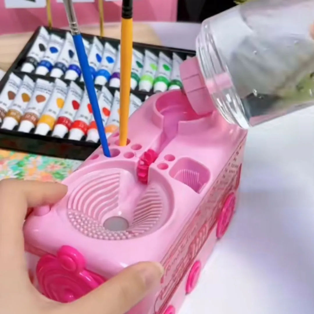 Foto real de cliente con su niña pintando
