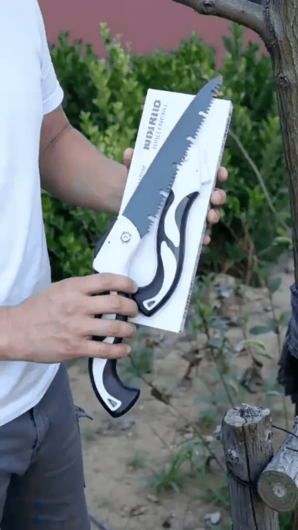 Prueba Social sierra plegable en acción