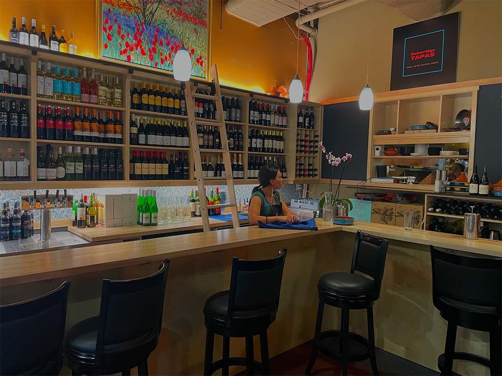 Restaurant ambiance 1