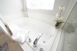 Tub & Surround Refinishing by Majestic Refinishing