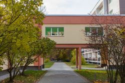 Территория Санатория Буг осенью - переход между корпусами Территория Санатория Буг осенью - переход между корпусами