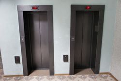 Корпуса Санатория Буг - лифты в 1-м корпусе Корпуса Санатория Буг - лифты в 1-м корпусе