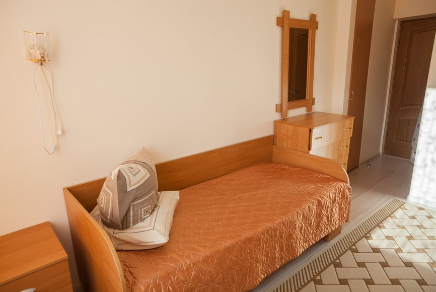 Трёхместный двухкомнатный номер корп. №1