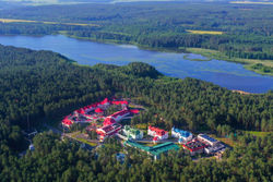 Территория Санатория Ружанский летом - санаторий с высоты птичьего полёта