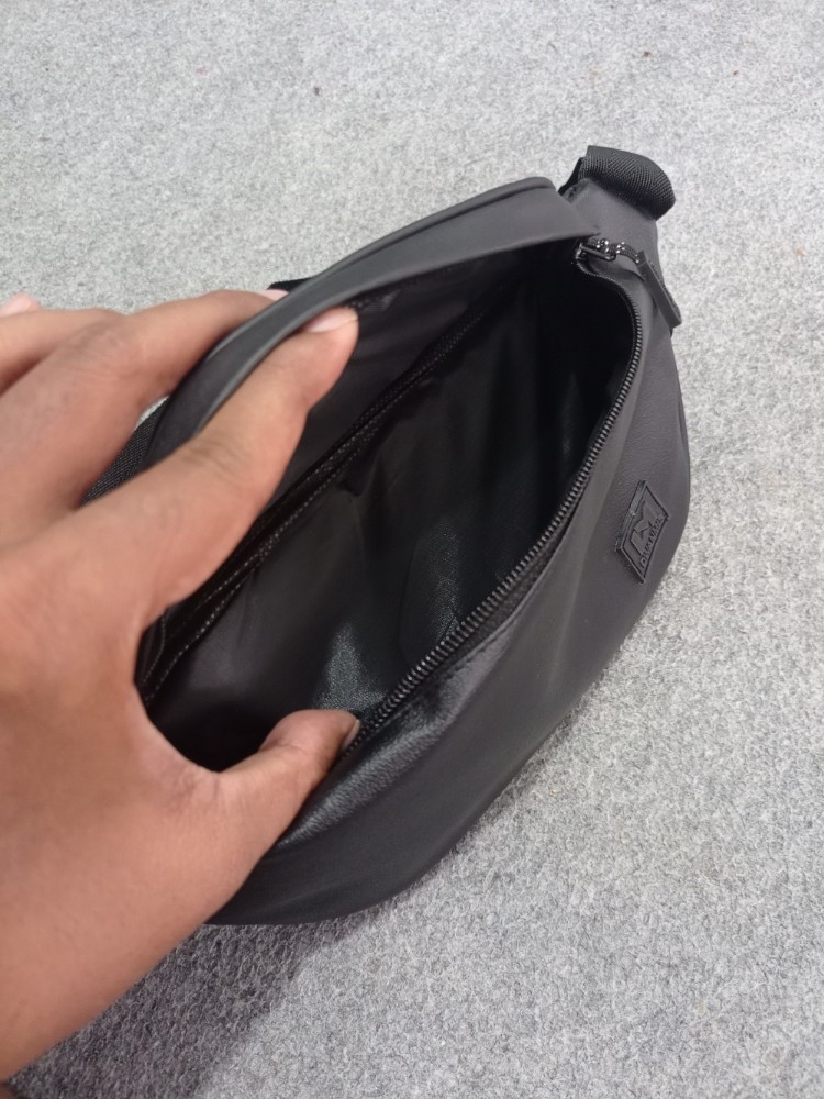 Produk Tas Dada Pria Premium Kulit Pu High End Waist Bag Import Hitam