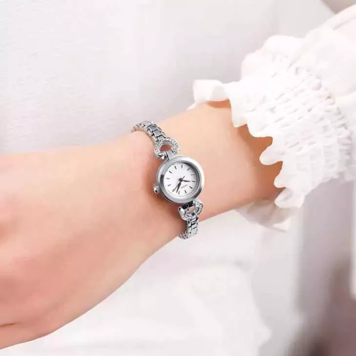Produk Jam Tangan Analog Wanita Simple Zinc Alloy Silver Style Original
