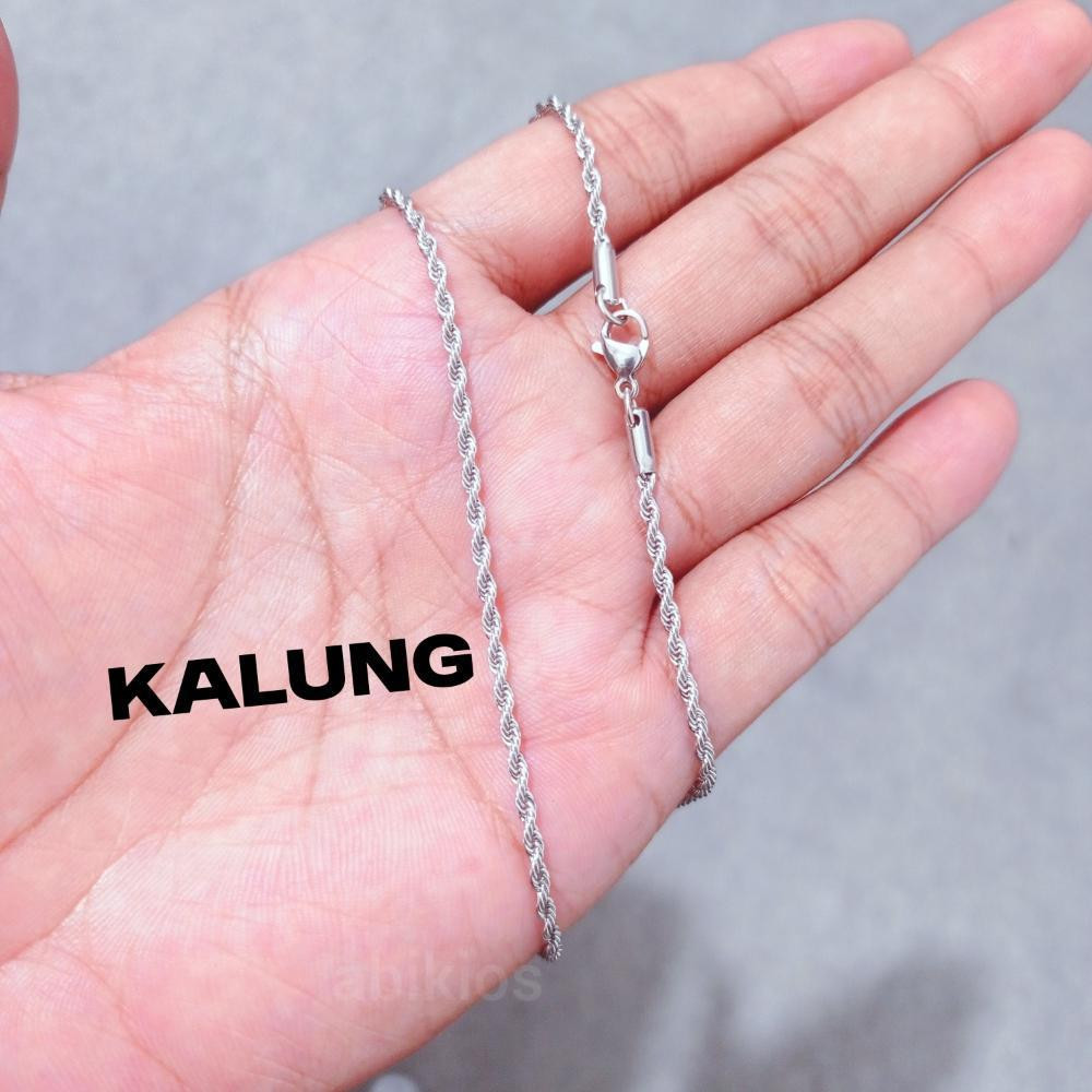 Produk Kalung Hitam Titanium Rantai Pagar Bulat Simpel Cowo Cewe Good