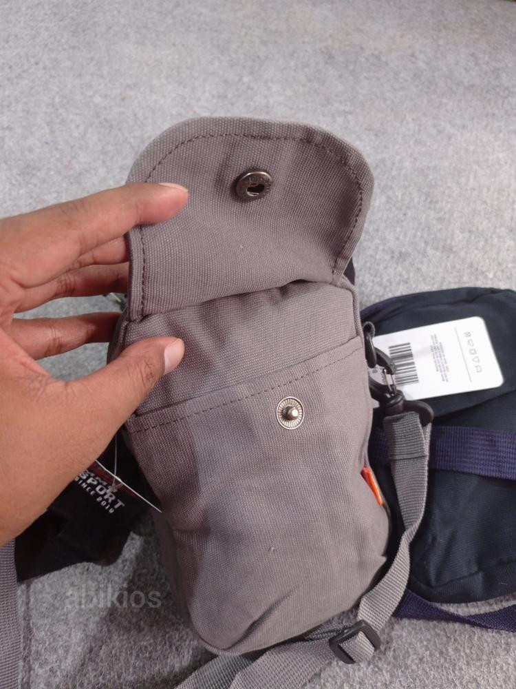 Produk Tas Samping Kanvas Premium Lembut Minimalis Abu Grey Fashionable