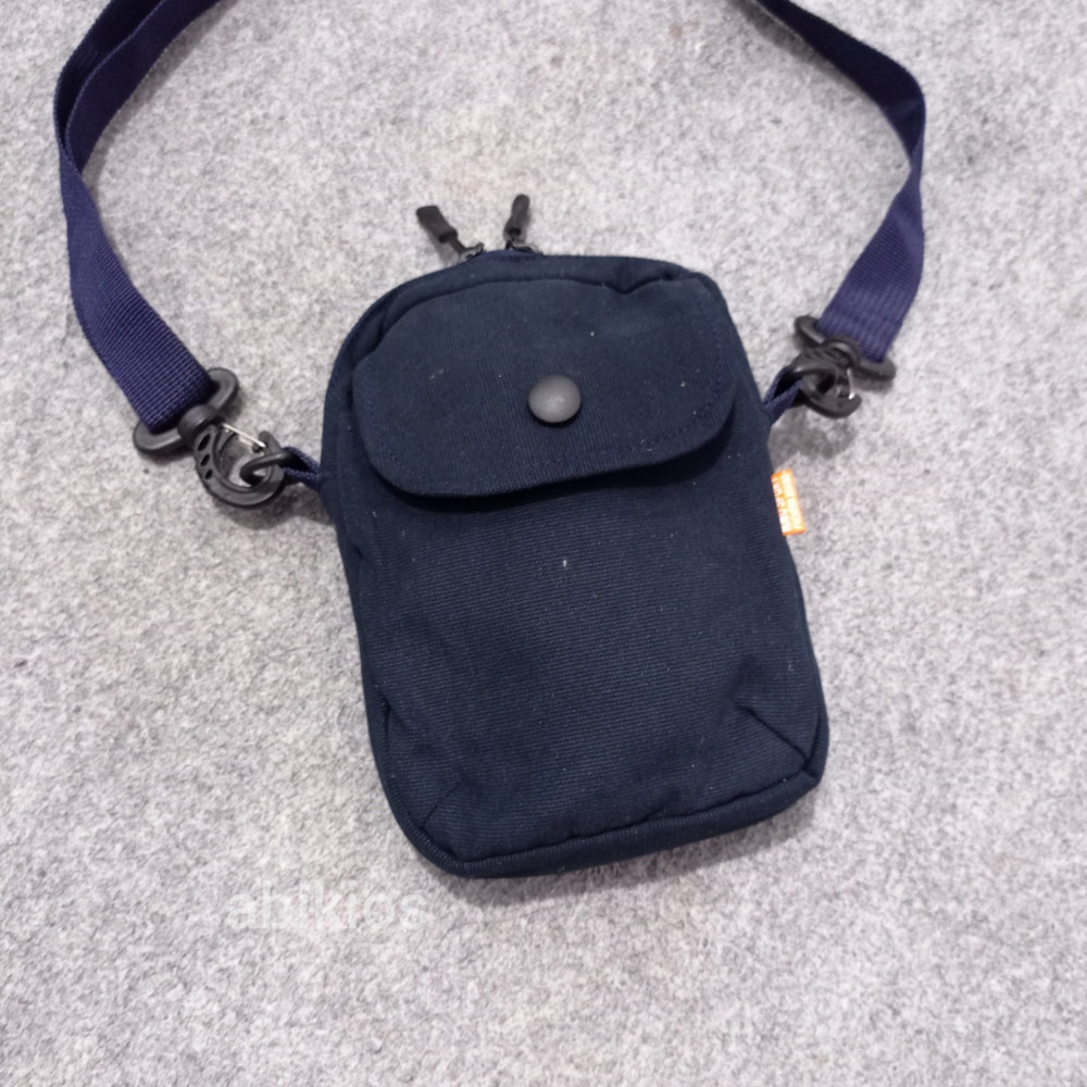 Produk Tas Samping Kanvas Premium Lembut Minimalis Biru Navy Fashionable