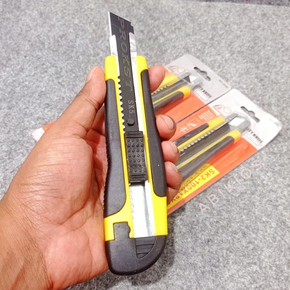 Produk Cutter Besar Profesional Auto Lock Pisau Gagang Karet Anti Selip