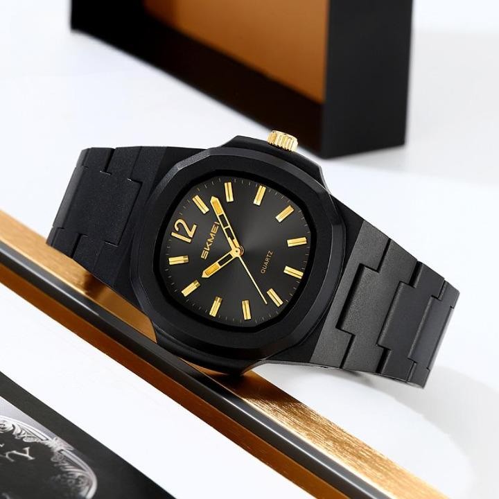 Produk Jam Tangan Analog Pria Gaya Mewah Sporty - Dial Hitam Emas Strap Hitam Kasual Original