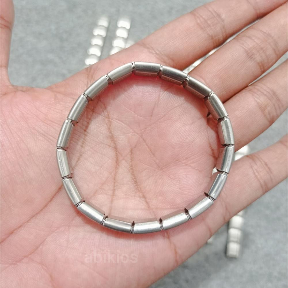 Produk Gelang Tangan Pipih Stainless Steel Elastis Silver Simpel Minimalis Anti Karat Waterproof