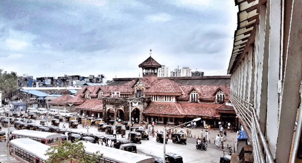 Bandra Station