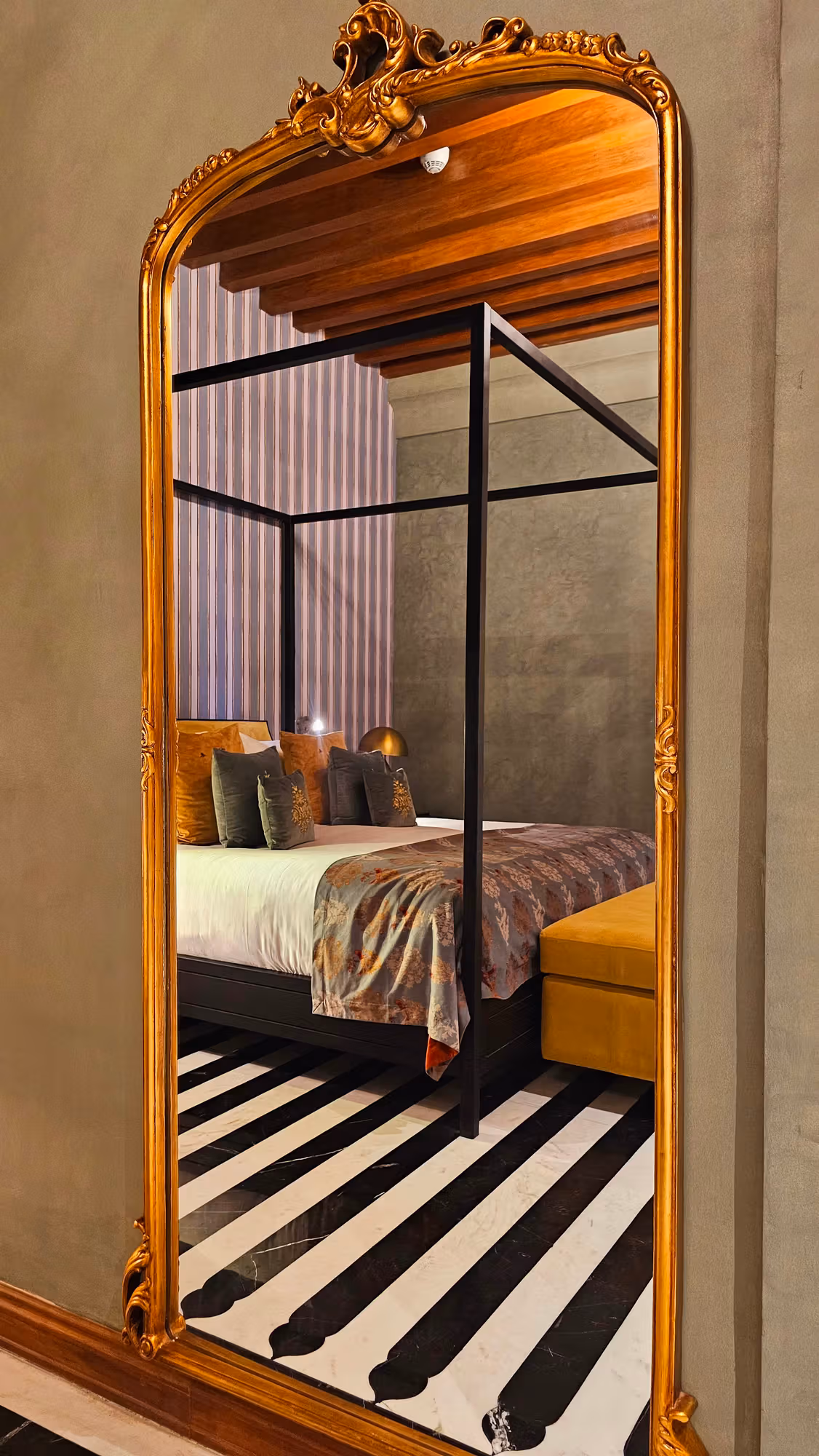 Ran Baas: The Palace