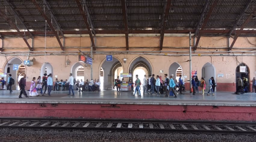 Bandra Station