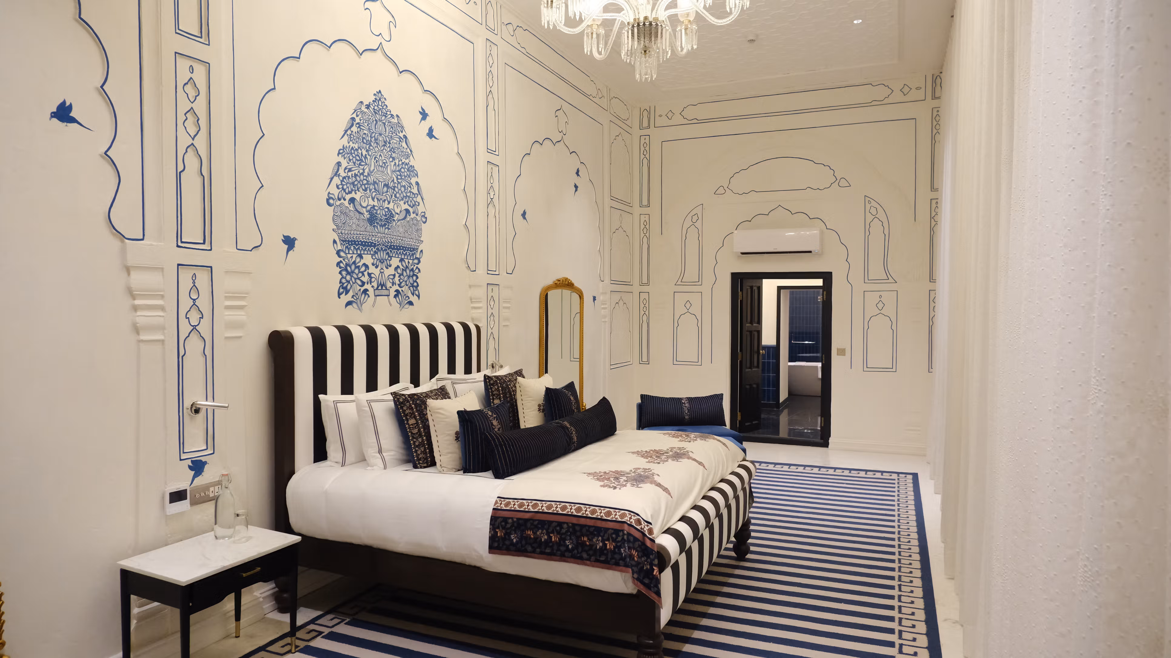 Ran Baas: The Palace