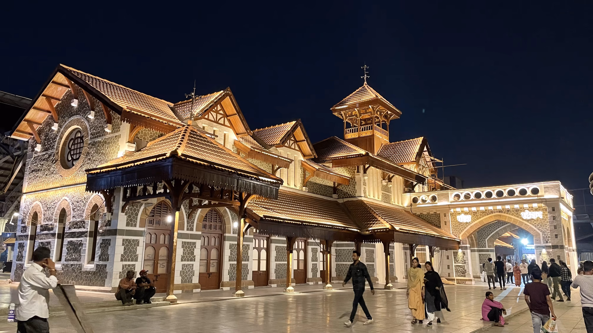 Bandra Station 2