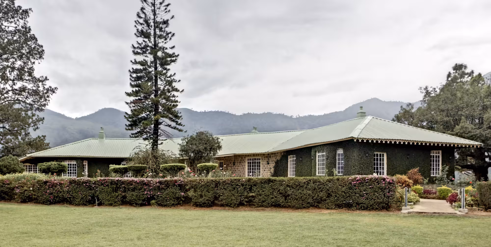 Boutique Hotel in Tea Estate 1
