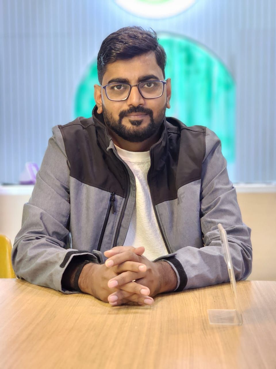 Meet Alpesh Nakrani, CTO at Acquaint Softtech.