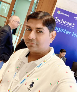 Manish Patel CTO of Acquaint Softtech.