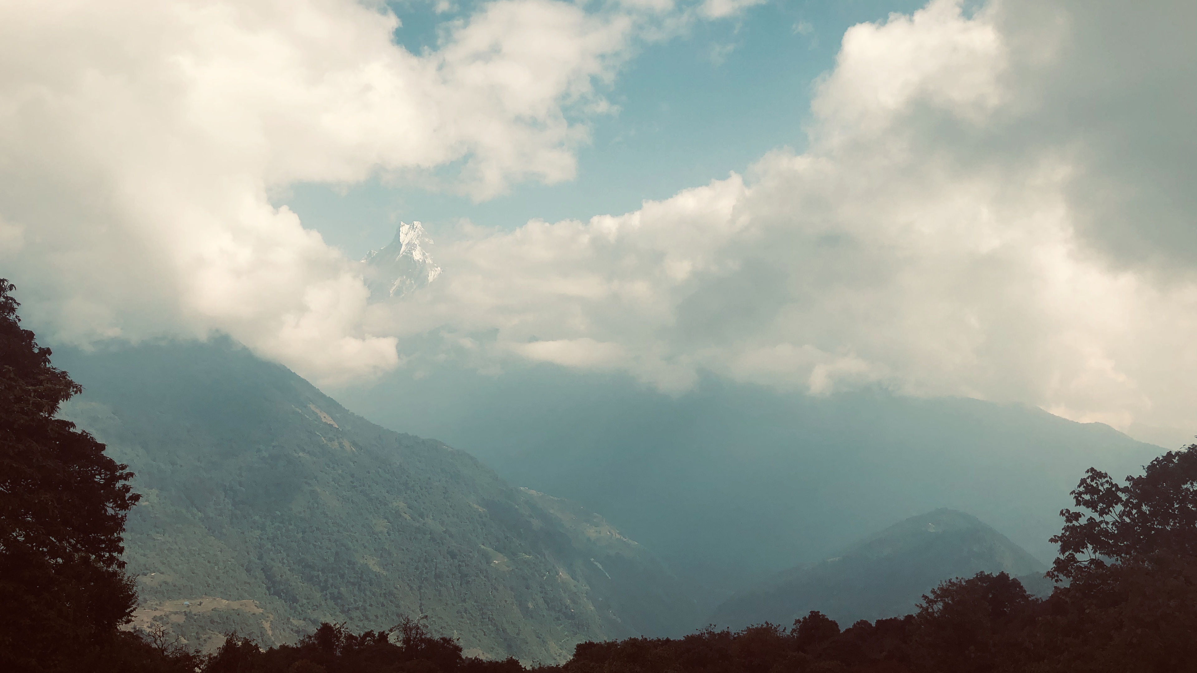 Ghorepani to Chomrong