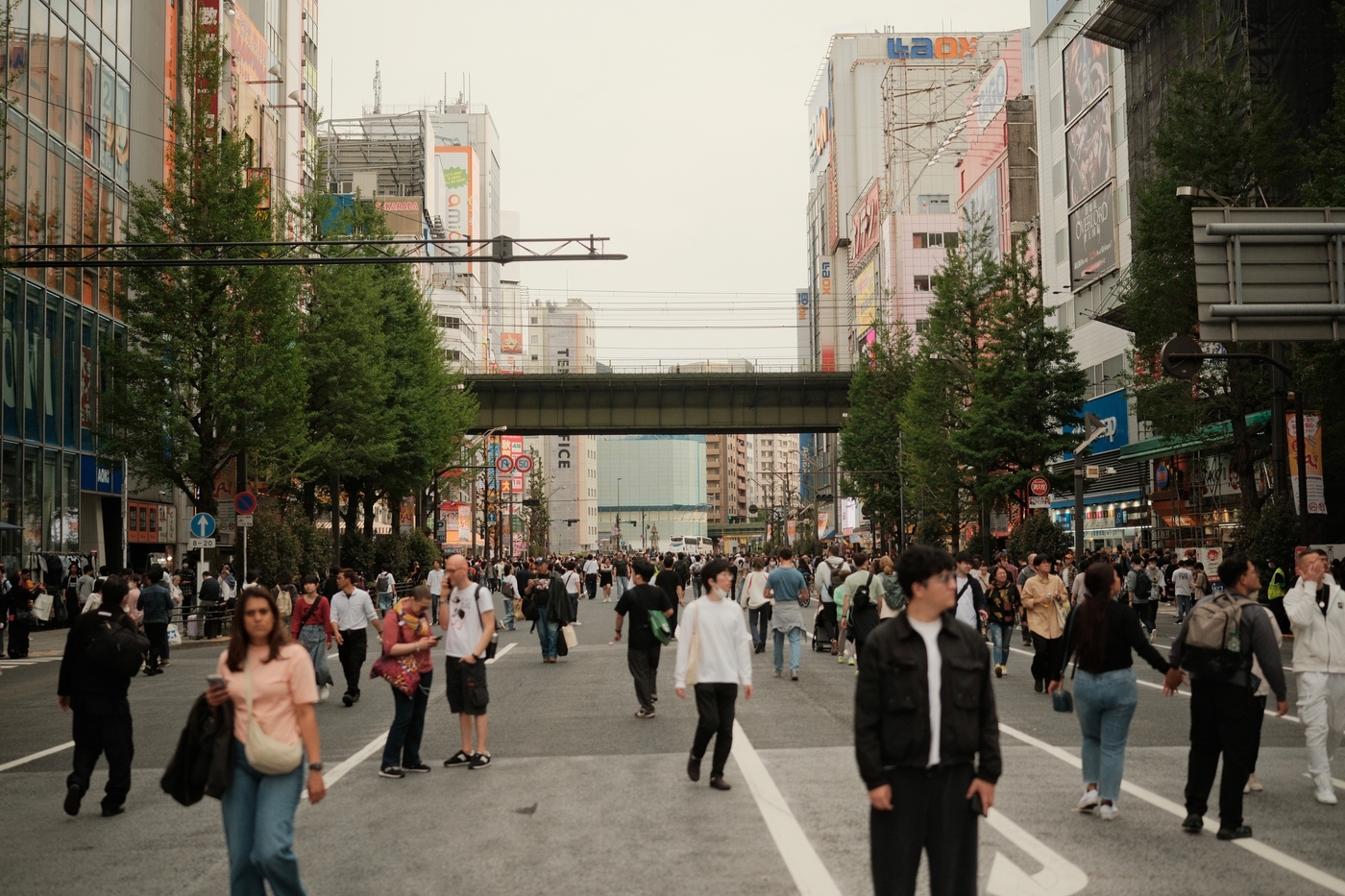Öppen gata i Akihabara
