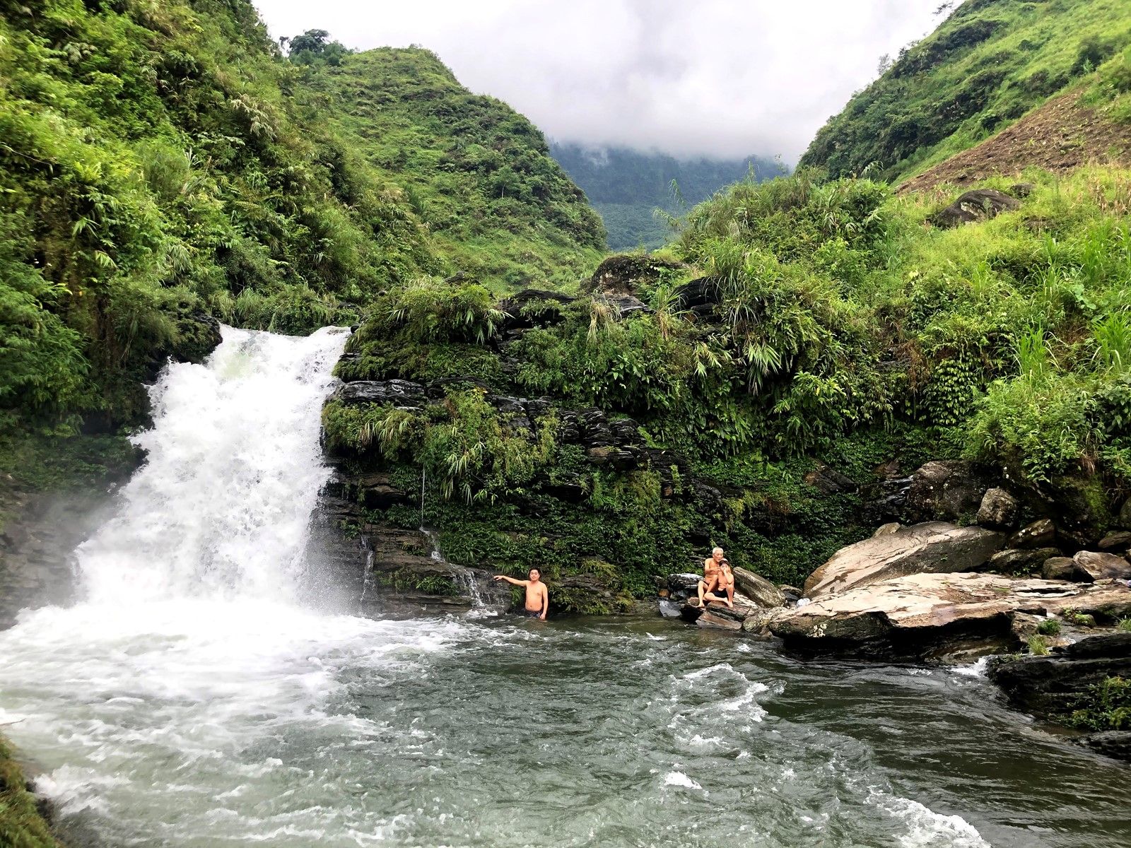 Du Gia waterfall