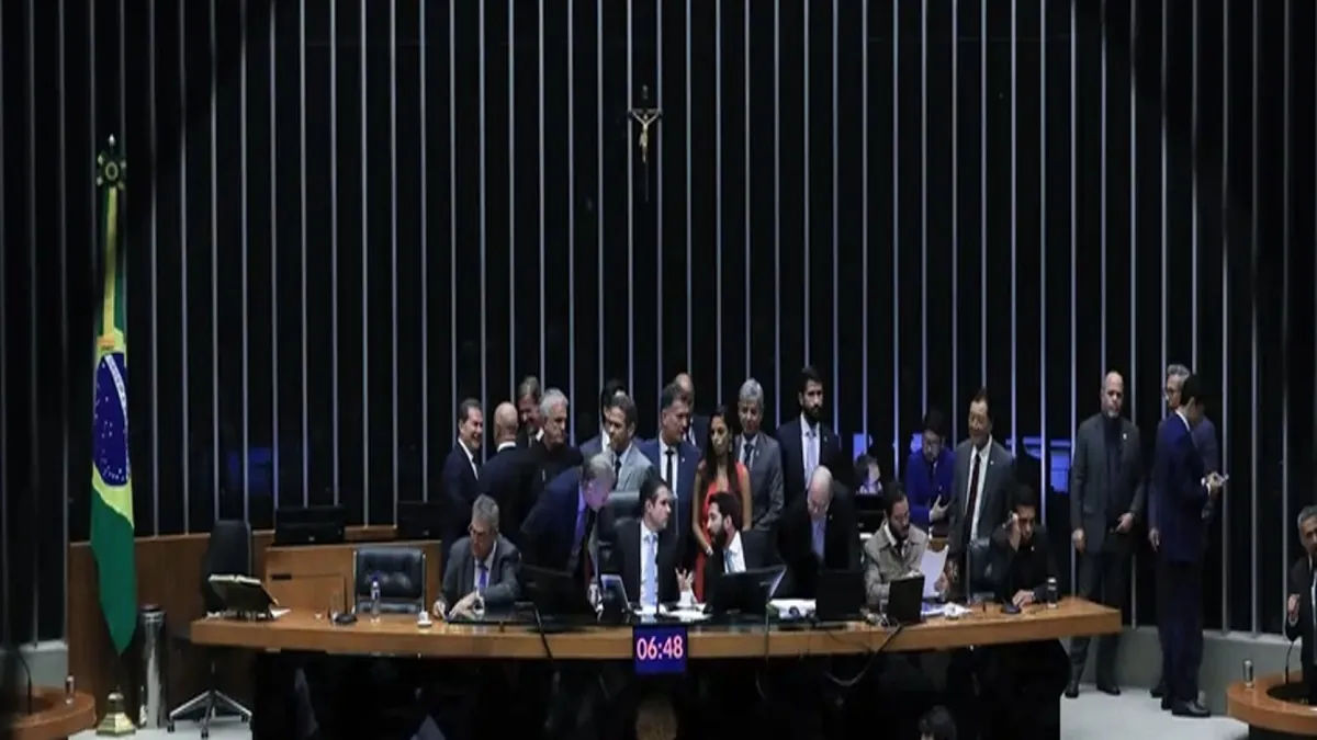 Câmara avança com projeto que impede desconto automático no INSS