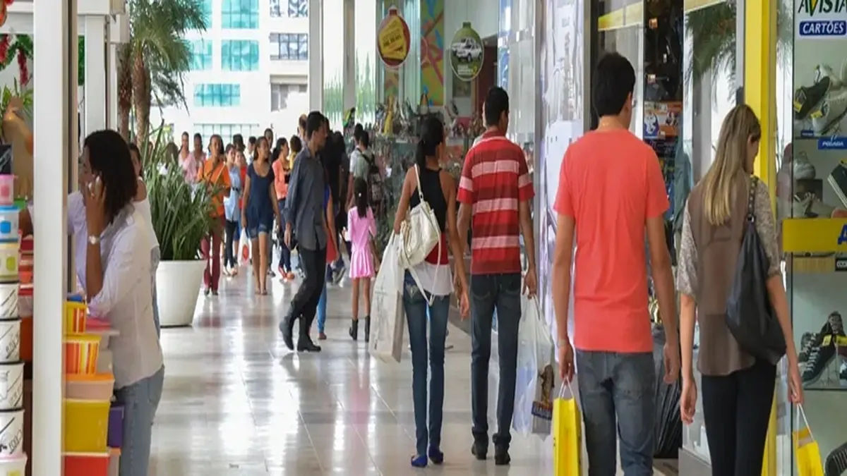Comércio registra queda de 0,3% em setembro; crise se aprofunda?