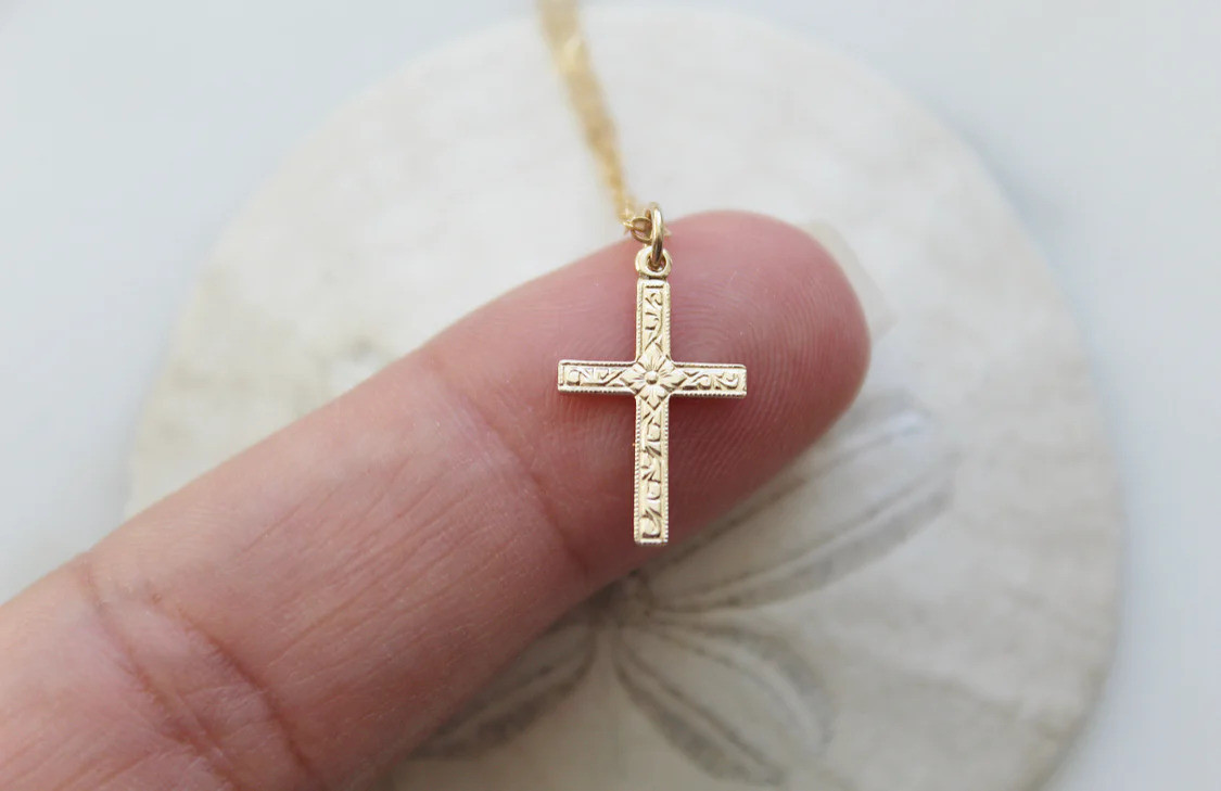 https://ik.imagekit.io/advsoft/v0/b/fabri-350706.appspot.com/o/images%2Fcadouri-religioase-nasii-botez.jpeg?alt=media&token=937f1f59-4266-4007-8be0-1176aef3b3e1