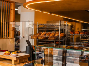 RETAIL/ WHOLESALE CAFE/BAKERY IN PRIME MALVERN LOCATION