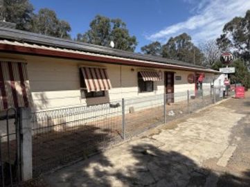Freehold Liquor, LPO General Store & 6 BR Residence in Nangus