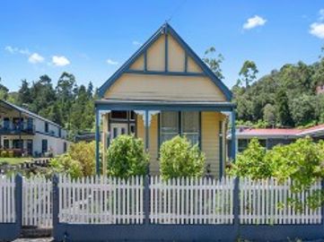 Award Winning Historic BnB or Private Residence Fully Furnished $325,000