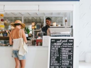 Welcoming Cafe for Sale . Prime High Visibility Location on Busy Road in Tweed Heads