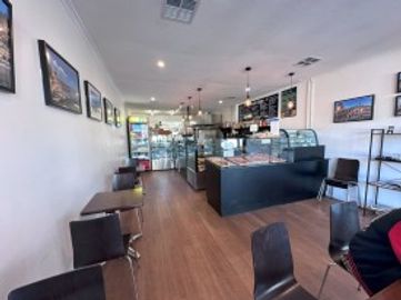 5 BAKERY CAFÉ ONLY TRADES 37 WEEKS PA MON-FRI 9am-3.30pm LOC ON THE PARADE RENT $606PW INC O/G $98,000+GST