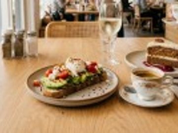 LIC CITY BREAKFAST BRUNCH LUNCH CAFÉ NET OPPORTUNITY PAY FOR P&E ONLY $69,000+GST